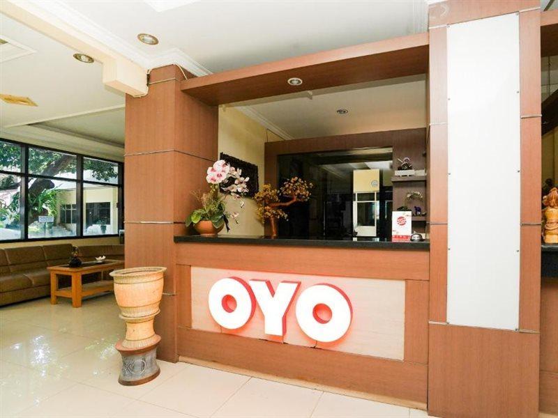 Oyo 1652 Hotel Tampiarto Probolinggo Eksteriør bilde